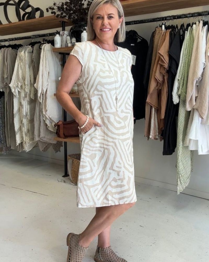 Esther - Summer dress with round neck and beautiful print